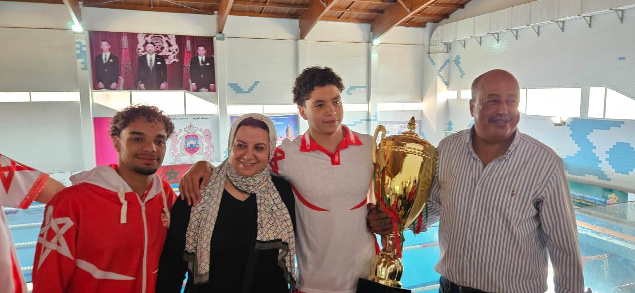 من عاصمة النخيل مراكش جمعية  النادي الرياضي المكناسي للسباحة تتوج بالكاس الغالية وتعانق المجد