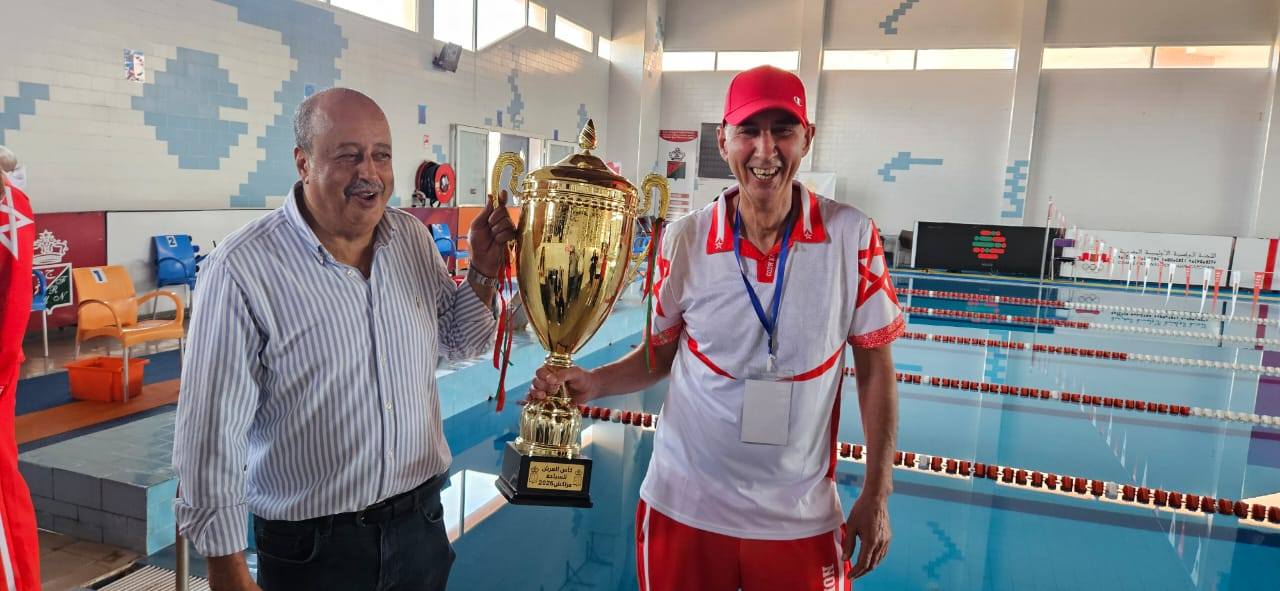 من عاصمة النخيل مراكش جمعية  النادي الرياضي المكناسي للسباحة تتوج بالكاس الغالية وتعانق المجد