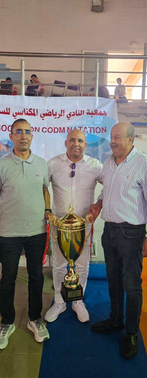 من عاصمة النخيل مراكش جمعية  النادي الرياضي المكناسي للسباحة تتوج بالكاس الغالية وتعانق المجد