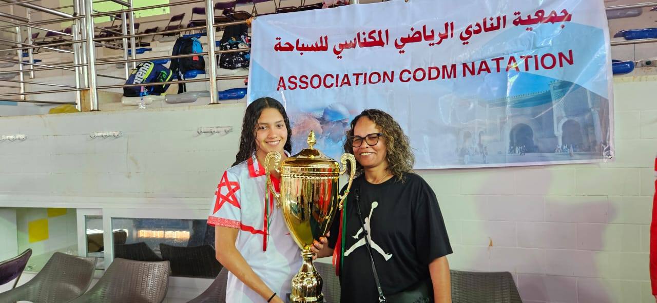 من عاصمة النخيل مراكش جمعية  النادي الرياضي المكناسي للسباحة تتوج بالكاس الغالية وتعانق المجد