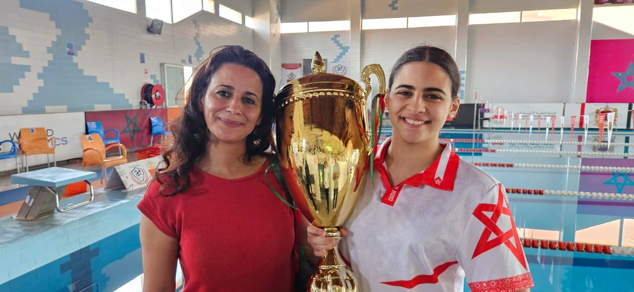 من عاصمة النخيل مراكش جمعية  النادي الرياضي المكناسي للسباحة تتوج بالكاس الغالية وتعانق المجد