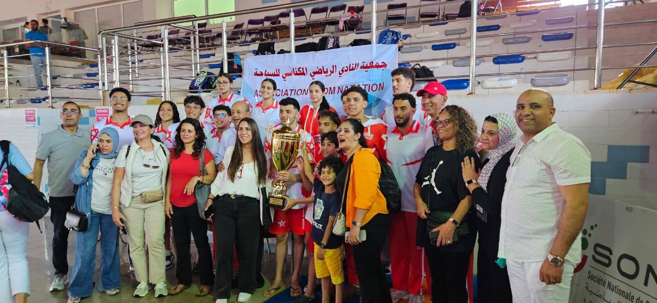 من عاصمة النخيل مراكش جمعية  النادي الرياضي المكناسي للسباحة تتوج بالكاس الغالية وتعانق المجد