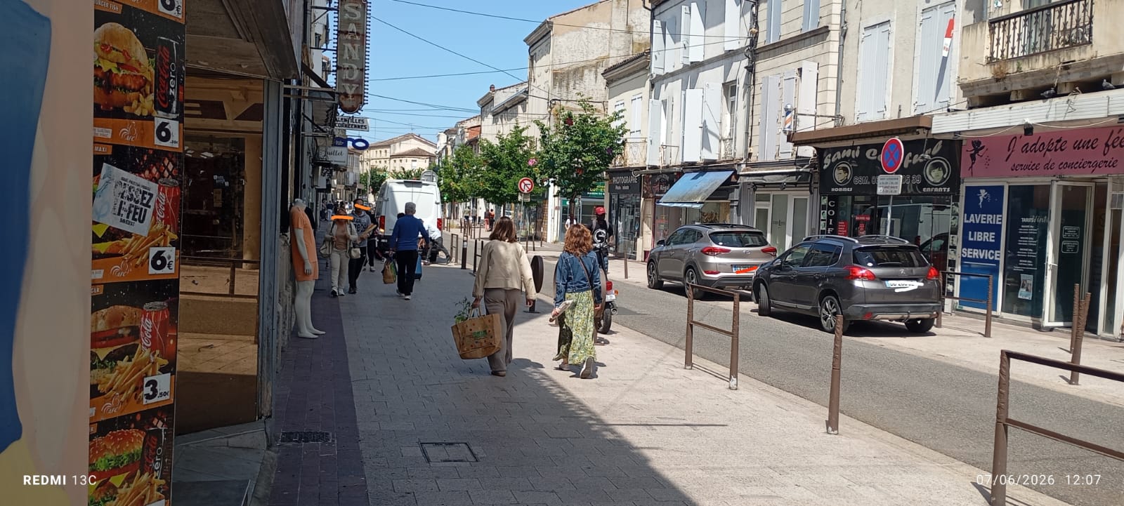 le maire d’Agen renforce sa politique de proximité au marché du Pin et confirme son engagement pour la revitalisation du quartier ainsi que l’étude d’un jumelage avec une ville marocainel