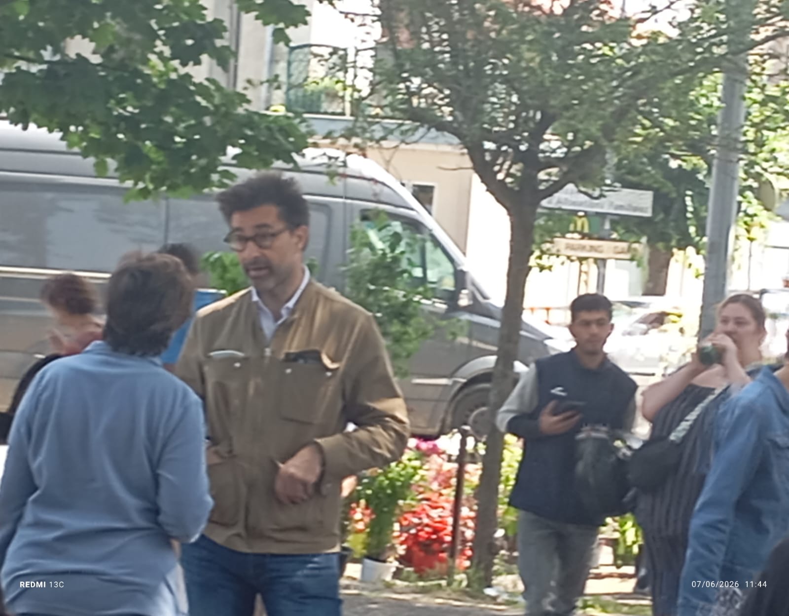 le maire d’Agen renforce sa politique de proximité au marché du Pin et confirme son engagement pour la revitalisation du quartier ainsi que l’étude d’un jumelage avec une ville marocainel