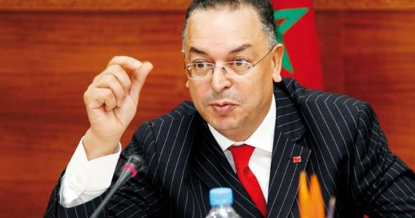 لحسن حداد المبادرة المغربية للحكم الذاتي تحظى بدعم مجلس الأمن والقوى الكبرى.     أكد السيد النائب لحسن حداد للفريق الاستقلالي للوحدة و التعادلية وعضو اللجنة البرلمانية المشتركة بين البرلمان المغربي والبرلمان الأوروبي في تصريح للجريدة أصيل بريس ، أن المبادرة المغربية للحكم الذاتي، تحظى بدعم مجلس الأمن، والقوى الكبرى، باعتبارها الخيار الطبيعي الوحيد لتسوية هذا النزاع.  وأضاف على البرلمانيين المغاربة أن يقوموا بدورهم على الصعيد الدولي في ترسيخ مغربية الصحراء ، وأكد لحسن حداد أنه قام بمجموعة من الجهود على الصعيد الدولي لمغربية الصحراء ، ونوه أنه على تواصل دائم مع مجموعة من الأصدقاء الأوروبيين لترسيخ مغربية الصحراء ،أما الموقع الاستراتيجي الذي تمتاز بها الأقاليم الصحراوية يؤهلها للعب دور اقتصادي مهم في إطار التبادل التجاري مع العمق الإفريقي للمملكة من جهة، ومع باقي دول المعمور من جهة أخرى