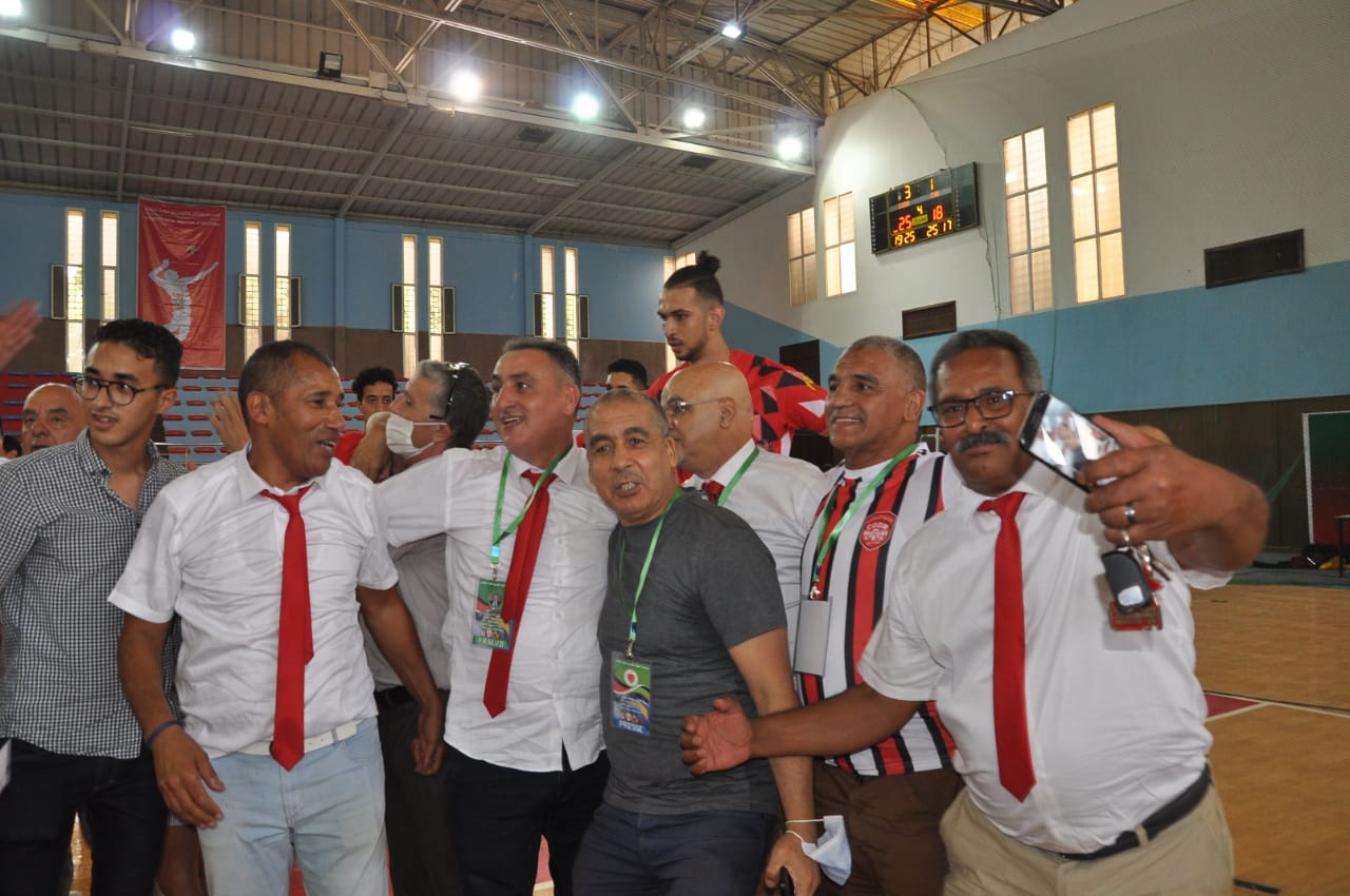 النادي المكناسي يتوج بطلا للكرة الطائرة برسم موسم 2020-2021 النادي المكناسي يتوج بطلا للكرة الطائرة برسم موسم 2020-2021