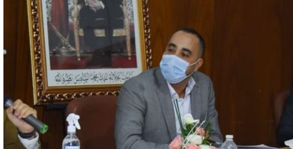 طلبة وأساتذة يشتكون على رئيس شعبة الاقتصاد