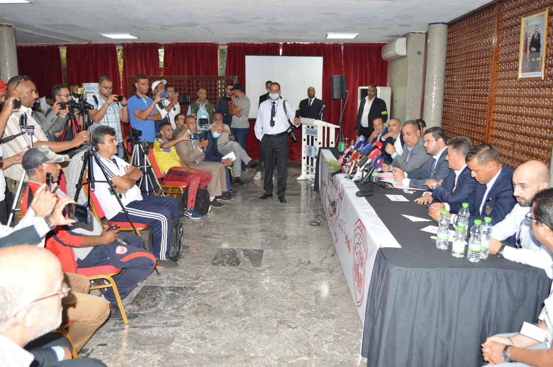 جريدة مغرب المواطنة تهنئ المكتب المنتخب للنادي المكناسي فرع كرة القدم. جريدة مغرب المواطنة تهنئ المكتب المنتخب للنادي المكناسي فرع كرة القدم.