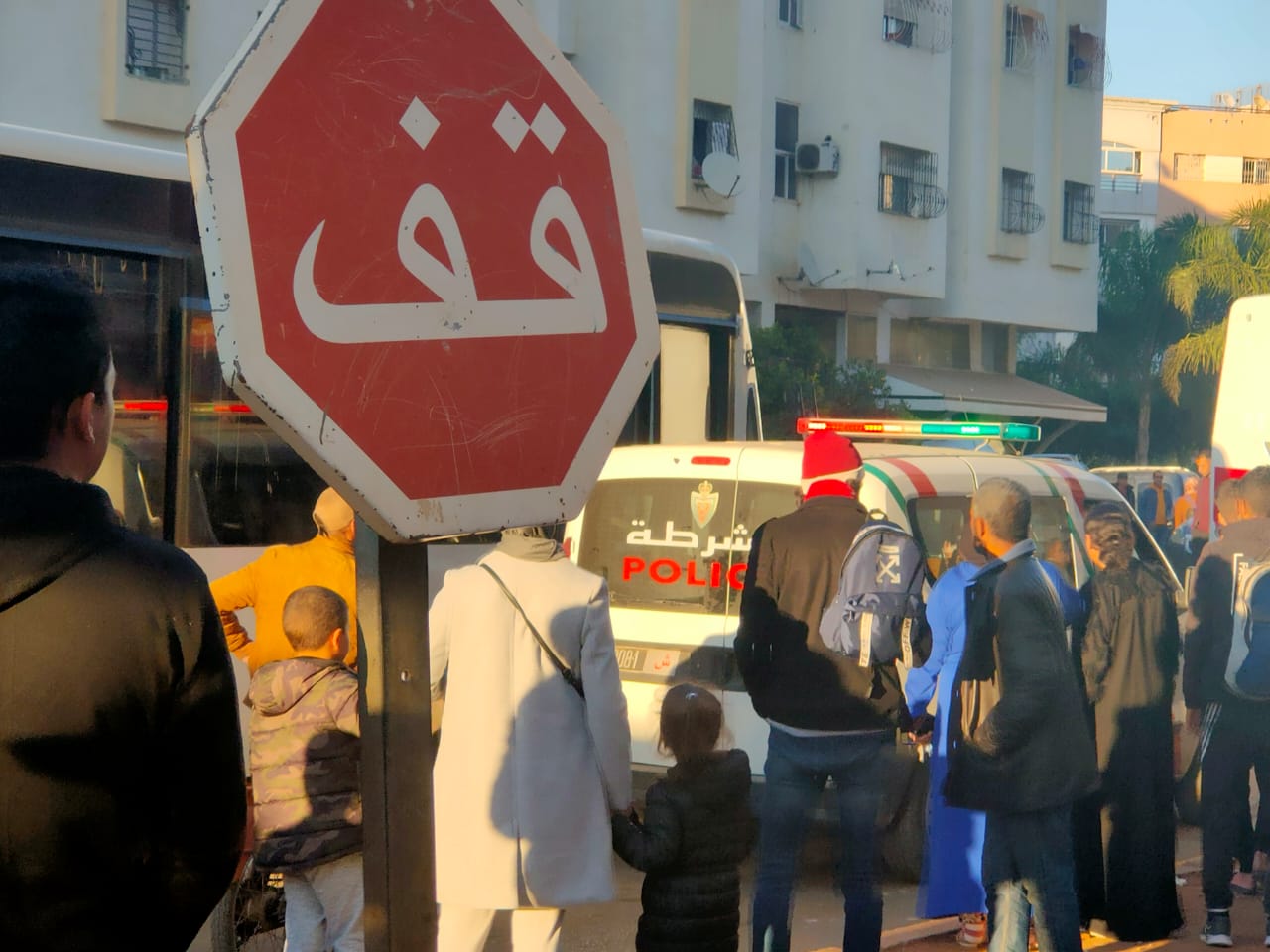 ويسلان مراقب حافلة (سيتي باص) ينطح رجلا في وضعية إعاقة ويفر من مكان الحادث ويسلان مراقب حافلة (سيتي باص) ينطح رجلا في وضعية إعاقة ويفر من مكان الحادث