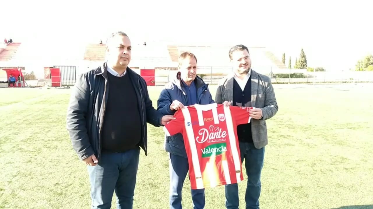 مدرب المغرب التطواني السابق عبد الواحد بنحساين يتعاقد مع النادي المكناسي مدرب المغرب التطواني السابق عبد الواحد بنحساين يتعاقد مع النادي المكناسي