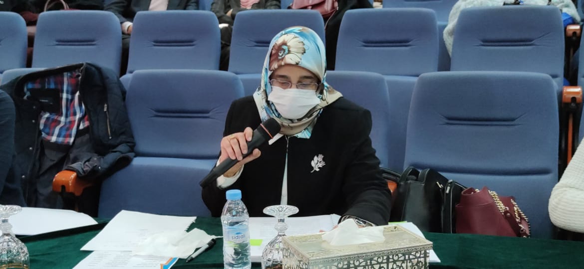 الطالبة الباحثة لعزيزة الدكالي تناقش أطروحة لنيل شهادة الدكتوراه وتحصل على لقب دكتورة بميزة مشرفة جدا الطالبة الباحثة لعزيزة الدكالي تناقش أطروحة لنيل شهادة الدكتوراه وتحصل على لقب دكتورة بميزة مشرفة جدا