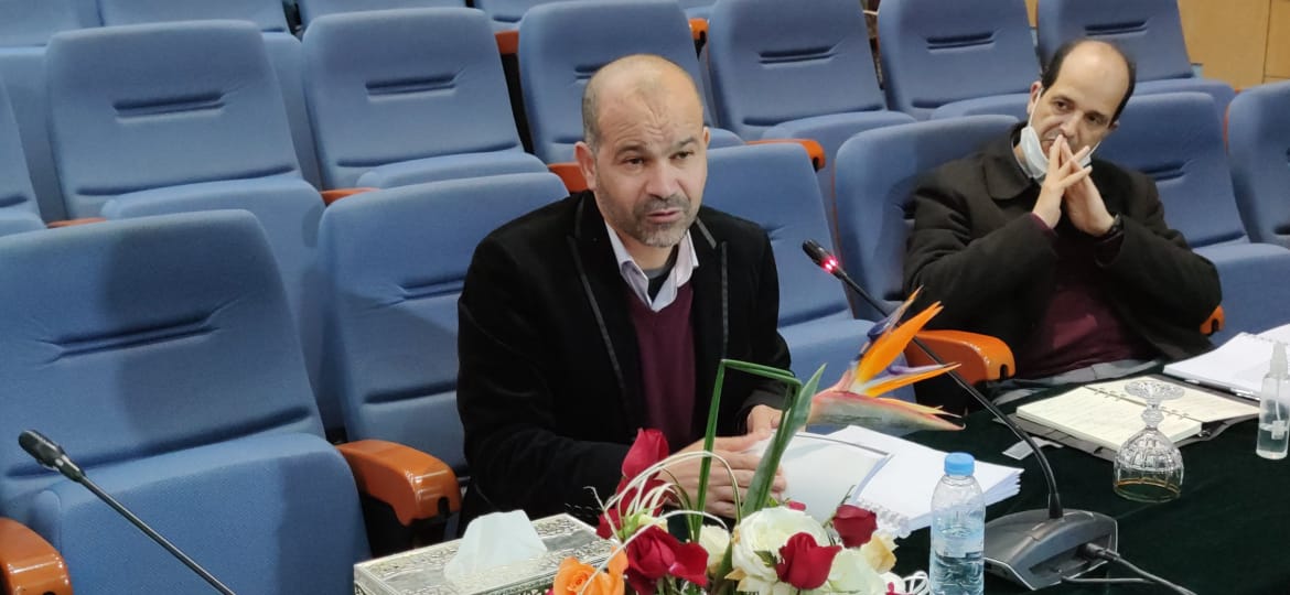 الطالبة الباحثة لعزيزة الدكالي تناقش أطروحة لنيل شهادة الدكتوراه وتحصل على لقب دكتورة بميزة مشرفة جدا الطالبة الباحثة لعزيزة الدكالي تناقش أطروحة لنيل شهادة الدكتوراه وتحصل على لقب دكتورة بميزة مشرفة جدا