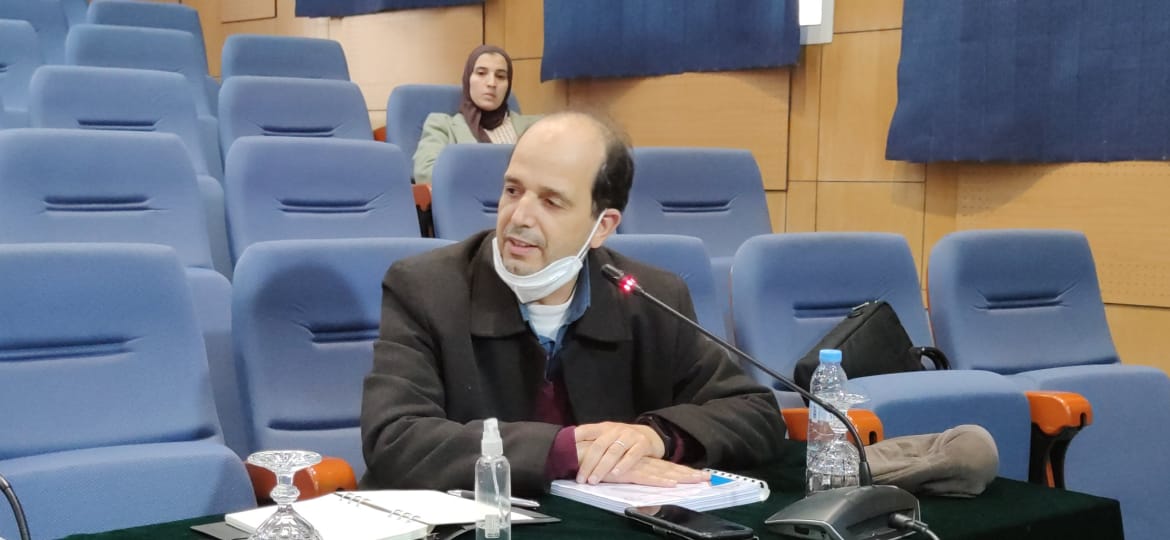 الطالبة الباحثة لعزيزة الدكالي تناقش أطروحة لنيل شهادة الدكتوراه وتحصل على لقب دكتورة بميزة مشرفة جدا الطالبة الباحثة لعزيزة الدكالي تناقش أطروحة لنيل شهادة الدكتوراه وتحصل على لقب دكتورة بميزة مشرفة جدا