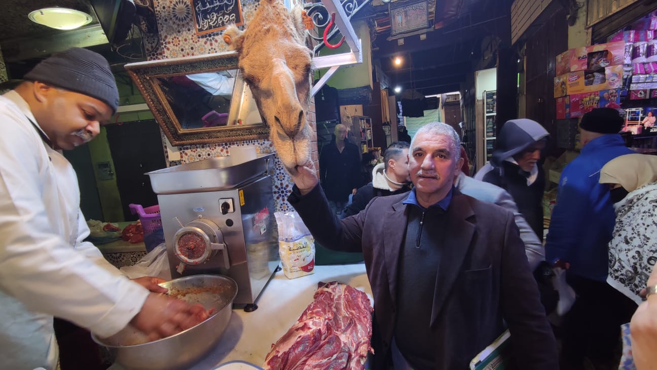 جزارة (كفتة) الجمل بقبة السوق بمكناس. جزارة (كفتة) الجمل بقبة السوق بمكناس.