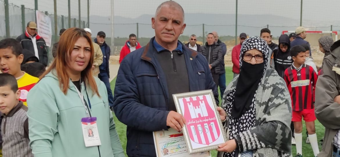 مكناس ): جمعية الأيادي المتضامنة لذوي الاحتياجات الخاصة /فرع مكناس تنظم النسخة الثالثة من دوري كرة القدم بشراكة مع :الجمعيات المدنية وتكرم فعاليات اعلامية ورياضية وجمعوية تحت شعار: كرة القدم القاطرة الرياضية رمز الوحدة الوطنية. مكناس ): جمعية الأيادي المتضامنة لذوي الاحتياجات الخاصة /فرع مكناس تنظم النسخة الثالثة من دوري كرة القدم بشراكة مع :الجمعيات المدنية وتكرم فعاليات اعلامية ورياضية وجمعوية تحت شعار: كرة القدم القاطرة الرياضية رمز الوحدة الوطنية.