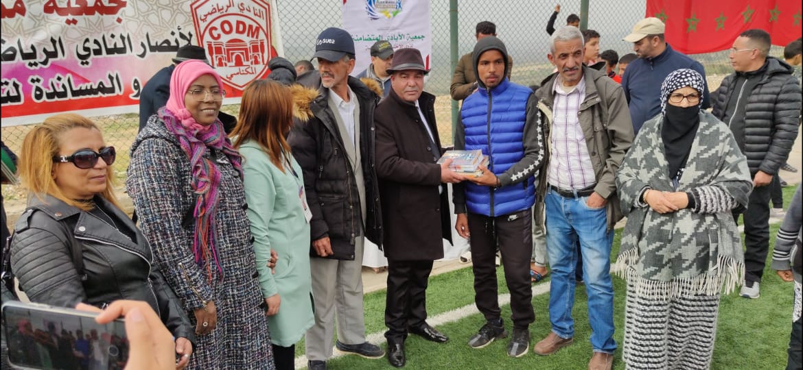 مكناس ): جمعية الأيادي المتضامنة لذوي الاحتياجات الخاصة /فرع مكناس تنظم النسخة الثالثة من دوري كرة القدم بشراكة مع :الجمعيات المدنية وتكرم فعاليات اعلامية ورياضية وجمعوية تحت شعار: كرة القدم القاطرة الرياضية رمز الوحدة الوطنية. مكناس ): جمعية الأيادي المتضامنة لذوي الاحتياجات الخاصة /فرع مكناس تنظم النسخة الثالثة من دوري كرة القدم بشراكة مع :الجمعيات المدنية وتكرم فعاليات اعلامية ورياضية وجمعوية تحت شعار: كرة القدم القاطرة الرياضية رمز الوحدة الوطنية.