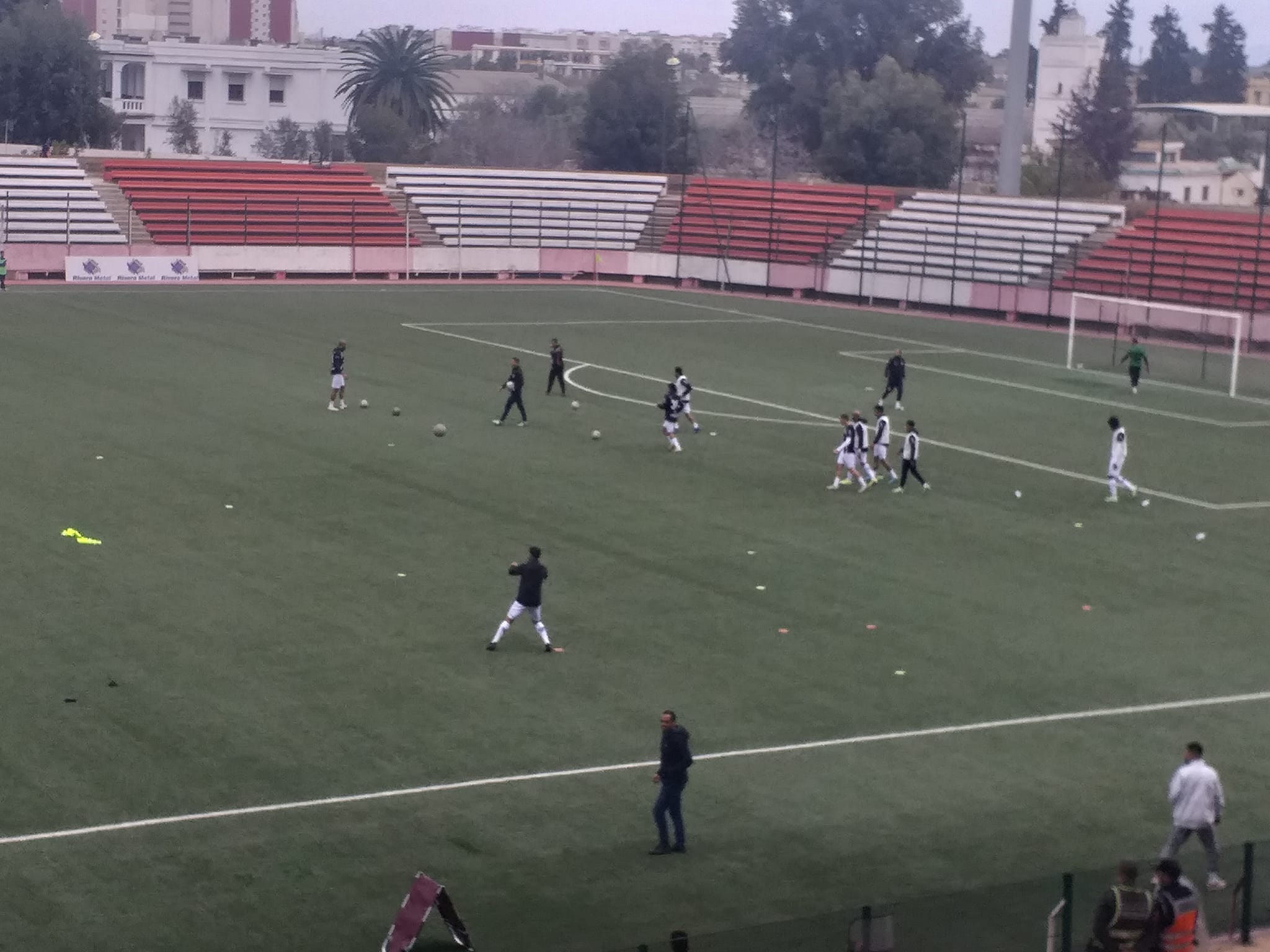 انتصار النادي المكناسي يزيد من أزمة وضعية النادي البلدي الورزازي. انتصار النادي المكناسي يزيد من أزمة وضعية النادي البلدي الورزازي.