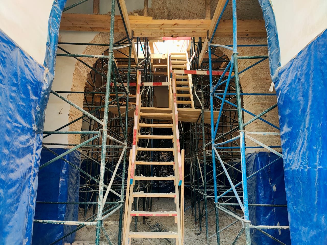 عامل عمالة مكناس في تفقد ميداني لمجموعة من أوراش تأهيل و تثمين المدينة العتيقة. عامل عمالة مكناس في تفقد ميداني لمجموعة من أوراش تأهيل و تثمين المدينة العتيقة.