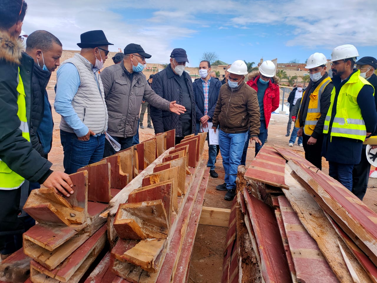 عامل عمالة مكناس في تفقد ميداني لمجموعة من أوراش تأهيل و تثمين المدينة العتيقة. عامل عمالة مكناس في تفقد ميداني لمجموعة من أوراش تأهيل و تثمين المدينة العتيقة.