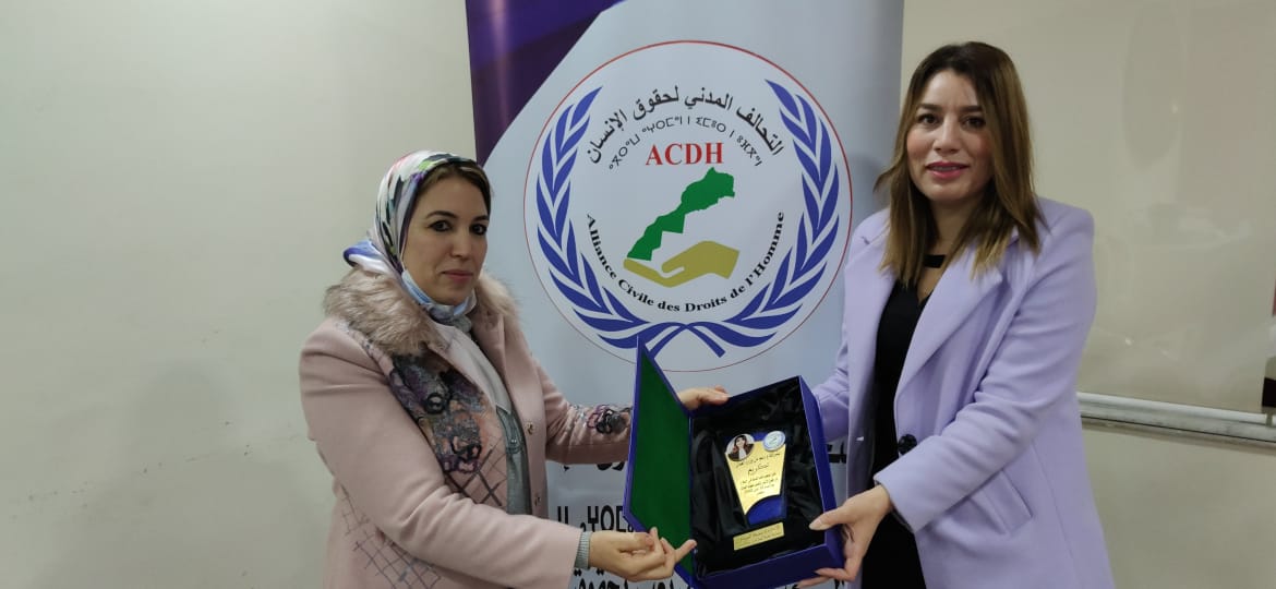 400 مليون سنتيم هي الميزانية اليومية لساكنة سجون المغرب وفتح حوار وطني لاعتماد مقاربة العقوبات البديلة، ضرورة ملحة مع إعادة النظر في الأوضاع المادية والاجتماعية لموظفي قطاع السجون . مكناس: عبد الصمد تاج الدين 400 مليون سنتيم هي الميزانية اليومية لساكنة سجون المغرب وفتح حوار وطني لاعتماد مقاربة العقوبات البديلة، ضرورة ملحة مع إعادة النظر في الأوضاع المادية والاجتماعية لموظفي قطاع السجون . مكناس: عبد الصمد تاج الدين