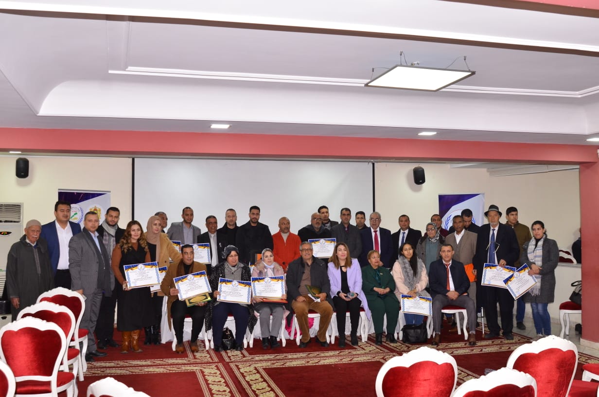 400 مليون سنتيم هي الميزانية اليومية لساكنة سجون المغرب وفتح حوار وطني لاعتماد مقاربة العقوبات البديلة، ضرورة ملحة مع إعادة النظر في الأوضاع المادية والاجتماعية لموظفي قطاع السجون . مكناس: عبد الصمد تاج الدين 400 مليون سنتيم هي الميزانية اليومية لساكنة سجون المغرب وفتح حوار وطني لاعتماد مقاربة العقوبات البديلة، ضرورة ملحة مع إعادة النظر في الأوضاع المادية والاجتماعية لموظفي قطاع السجون . مكناس: عبد الصمد تاج الدين