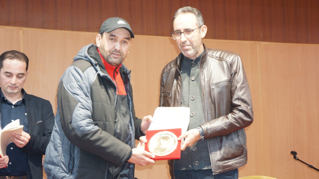 تتويج فريق إتصالات المغرب بلقب دوري الصداقة الرمضاني لكرةالقدم المصغرة في نسخته الخامسة