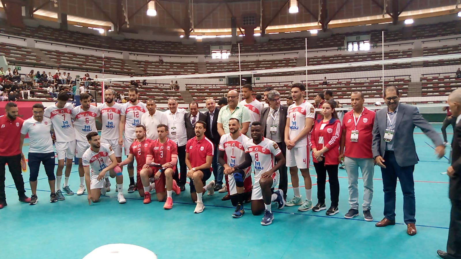 النادي المكناسي يتوج بطلا للكرة الطائرة للموسم الثاني على التوالي النادي المكناسي يتوج بطلا للكرة الطائرة للموسم الثاني على التوالي