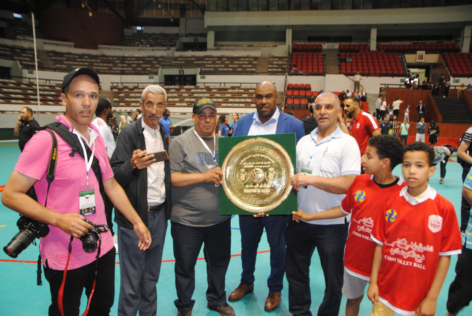 النادي المكناسي يتوج بطلا للكرة الطائرة للموسم الثاني على التوالي النادي المكناسي يتوج بطلا للكرة الطائرة للموسم الثاني على التوالي