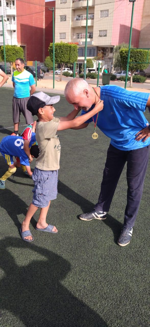 نادي رواد المستقبل لكرة القدم ينهى  موسمه الرياضي بجمالية كبيرة ويكرم  أولياء الأطفال