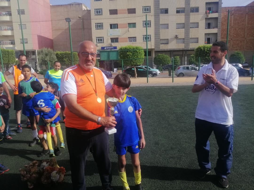 نادي رواد المستقبل لكرة القدم ينهى  موسمه الرياضي بجمالية كبيرة ويكرم  أولياء الأطفال