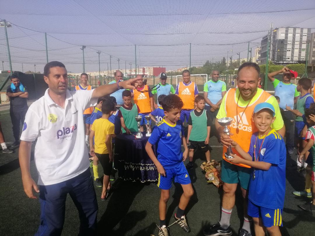 نادي رواد المستقبل لكرة القدم ينهى  موسمه الرياضي بجمالية كبيرة ويكرم  أولياء الأطفال
