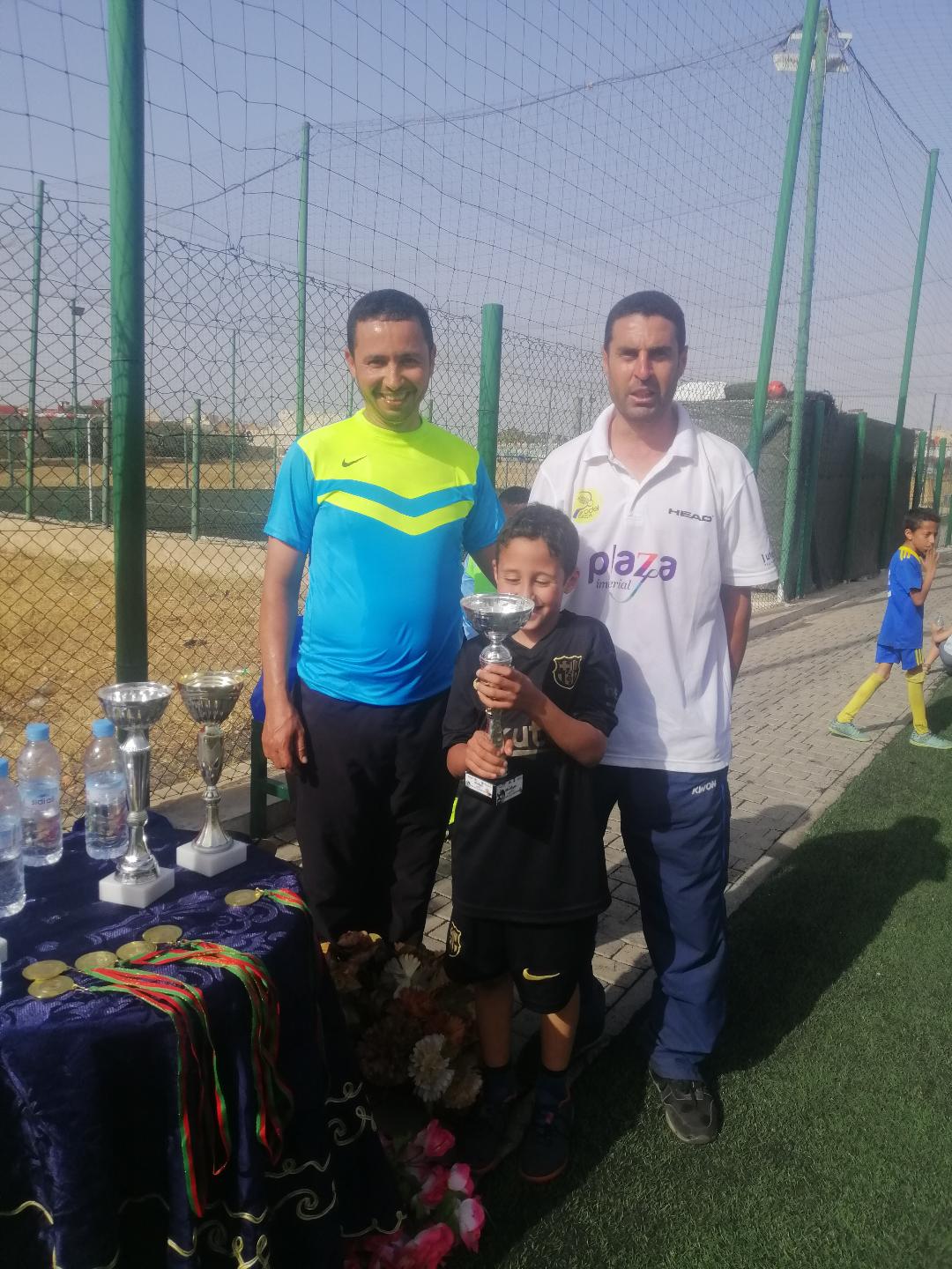 نادي رواد المستقبل لكرة القدم ينهى  موسمه الرياضي بجمالية كبيرة ويكرم  أولياء الأطفال