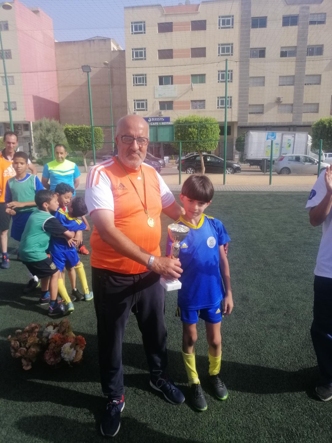 نادي رواد المستقبل لكرة القدم ينهى  موسمه الرياضي بجمالية كبيرة ويكرم  أولياء الأطفال