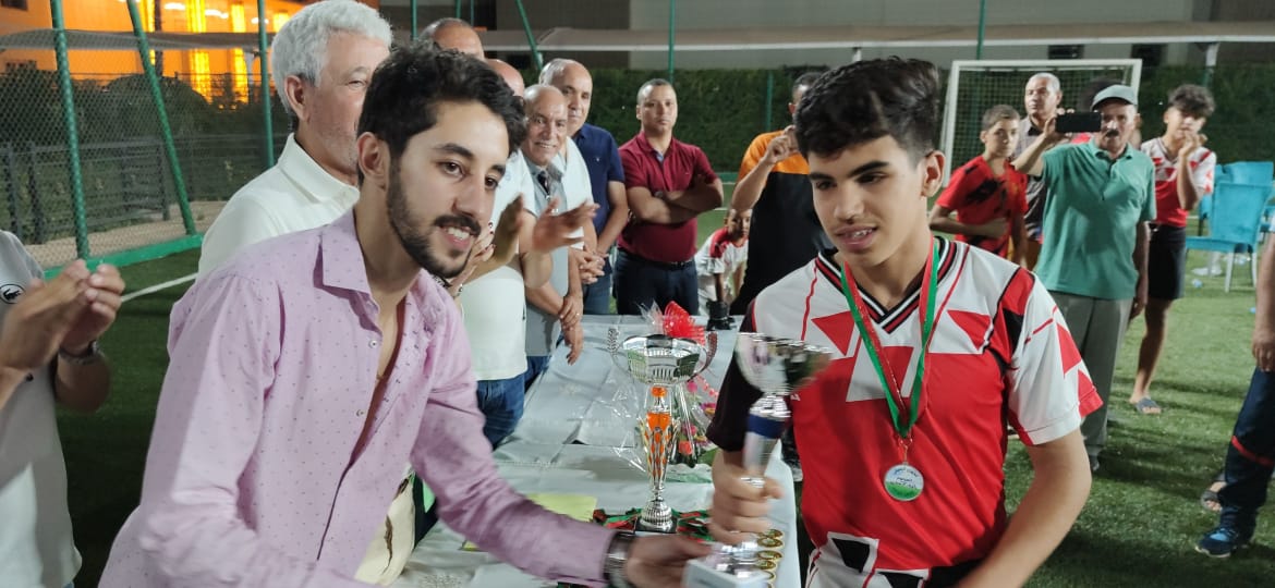 اختتام فعاليات النسخة الأولى للدوري الصيفي في كرة القدم المصغرة تأبينا للمرحوم زكرياء الأنصاري . اختتام فعاليات النسخة الأولى للدوري الصيفي في كرة القدم المصغرة تأبينا للمرحوم زكرياء الأنصاري .