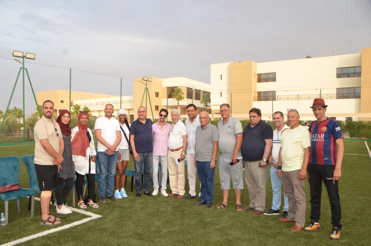 اختتام فعاليات النسخة الأولى للدوري الصيفي في كرة القدم المصغرة تأبينا للمرحوم زكرياء الأنصاري . اختتام فعاليات النسخة الأولى للدوري الصيفي في كرة القدم المصغرة تأبينا للمرحوم زكرياء الأنصاري .