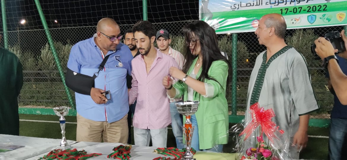 اختتام فعاليات النسخة الأولى للدوري الصيفي في كرة القدم المصغرة تأبينا للمرحوم زكرياء الأنصاري . اختتام فعاليات النسخة الأولى للدوري الصيفي في كرة القدم المصغرة تأبينا للمرحوم زكرياء الأنصاري .