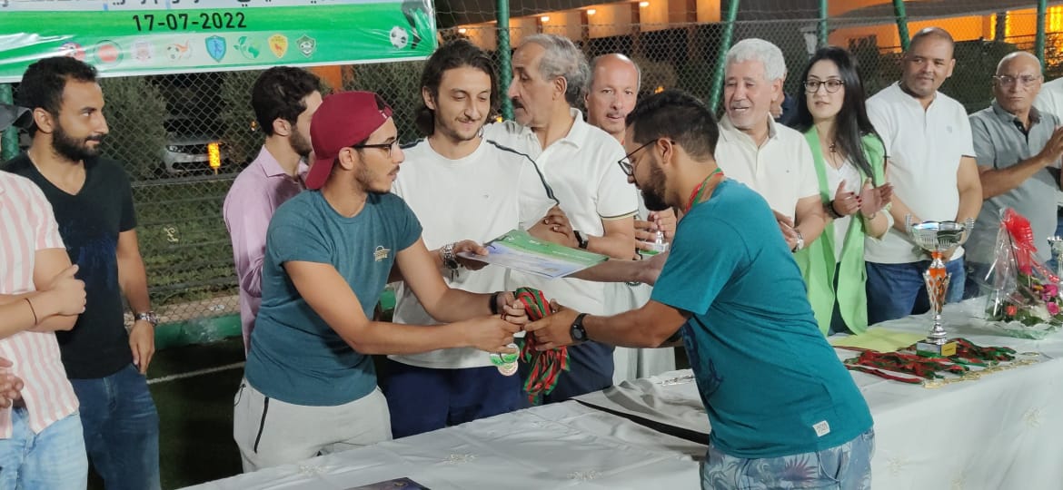 اختتام فعاليات النسخة الأولى للدوري الصيفي في كرة القدم المصغرة تأبينا للمرحوم زكرياء الأنصاري . اختتام فعاليات النسخة الأولى للدوري الصيفي في كرة القدم المصغرة تأبينا للمرحوم زكرياء الأنصاري .