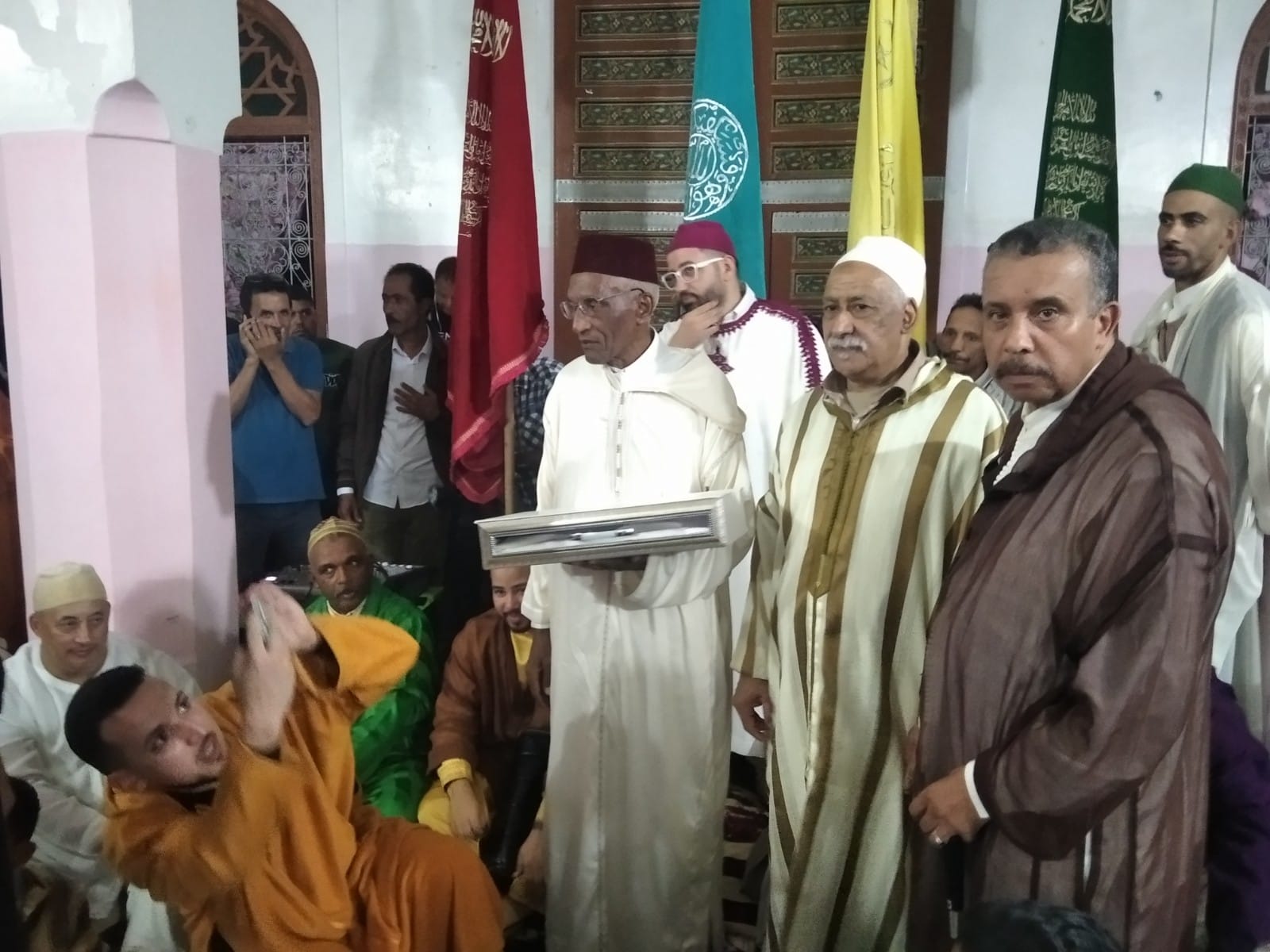 المجلس الإداري للمركز سوسيوثقافي دار لعرايشي برئاسة ذ. مولاي مصطفى المحفوضي ينظم حفلا فنيا بمناسب عيدا لمولد النبوي الشريف المجلس الإداري للمركز سوسيوثقافي دار لعرايشي برئاسة ذ. مولاي مصطفى المحفوضي ينظم حفلا فنيا بمناسب عيدا لمولد النبوي الشريف