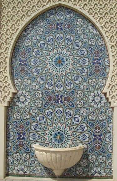 غرفة الصناعة التقليدية لجهة فاس مكناس تستنكر  محاولة سطو الجزائر على الزليج التقليدي المغربي وتفتخر بمجهودات الحرفيين للحفاظ عليه