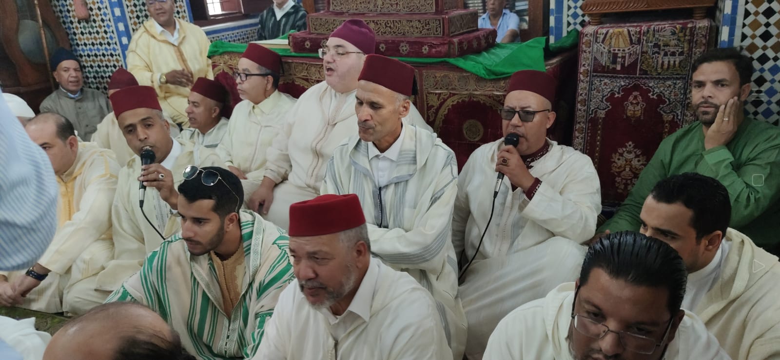 تسليم هبات ملكية لزوايا مكناس