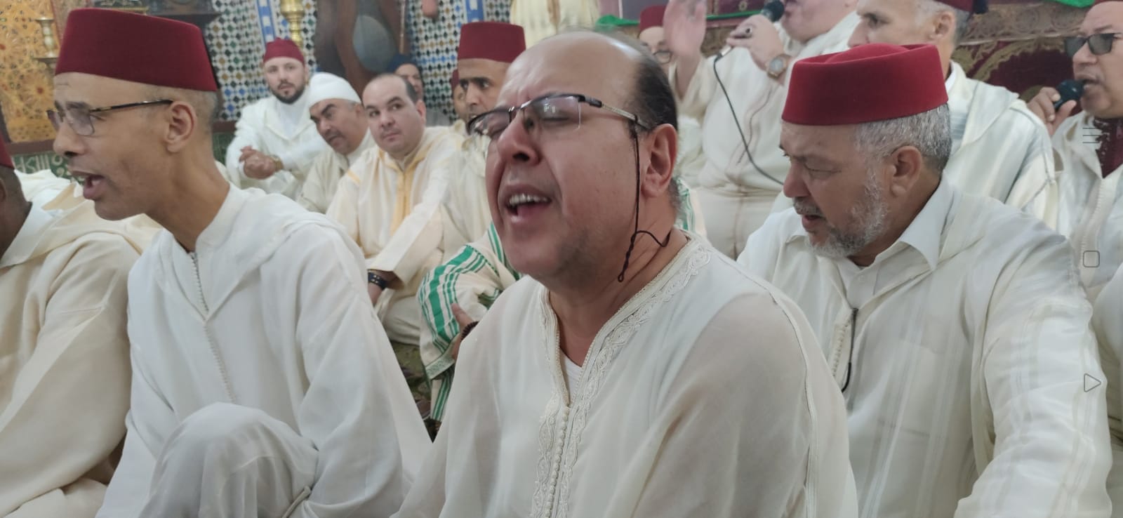 تسليم هبات ملكية لزوايا مكناس