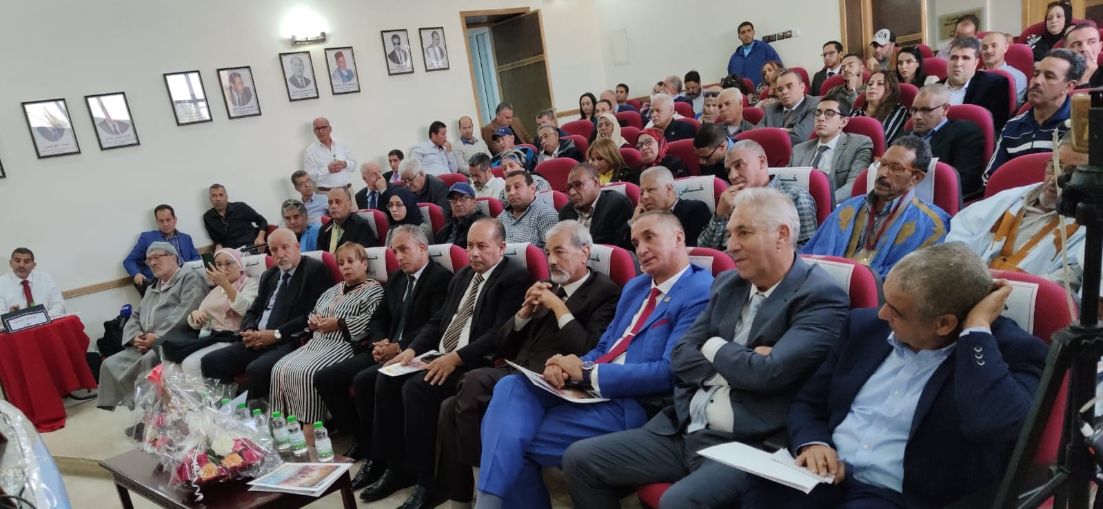 الهيئة الوطنية لمغاربة العالم تكرم عامل عمالة مكناس ،ودكاترة محاضرين للندوة العلمية،وإعلاميين ... الهيئة الوطنية لمغاربة العالم تكرم عامل عمالة مكناس ،ودكاترة محاضرين للندوة العلمية،وإعلاميين ...