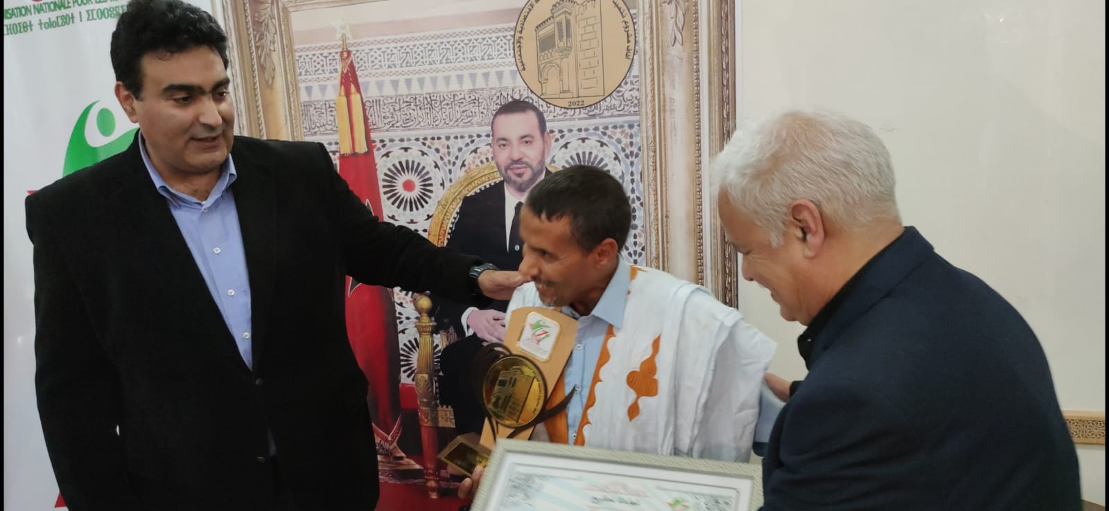 الهيئة الوطنية لمغاربة العالم تكرم عامل عمالة مكناس ،ودكاترة محاضرين للندوة العلمية،وإعلاميين ... الهيئة الوطنية لمغاربة العالم تكرم عامل عمالة مكناس ،ودكاترة محاضرين للندوة العلمية،وإعلاميين ...