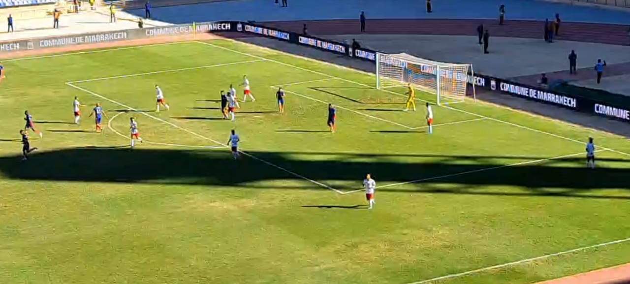 تعادل عادل للفريقين في مباراة نادي الكوكب الرياضي المراكشي والنادي الرياضي المكناسي (0-0). تعادل عادل للفريقين في مباراة نادي الكوكب الرياضي المراكشي والنادي الرياضي المكناسي (0-0).