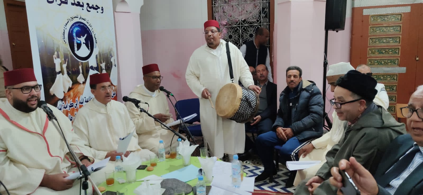 جمعية روح التراث للمديح والسماع بمكناس تنظم الدورة الخامسة **5**. دورة الأستاذ : مخلص عسلون . جمعية روح التراث للمديح والسماع بمكناس تنظم الدورة الخامسة **5**. دورة الأستاذ : مخلص عسلون .