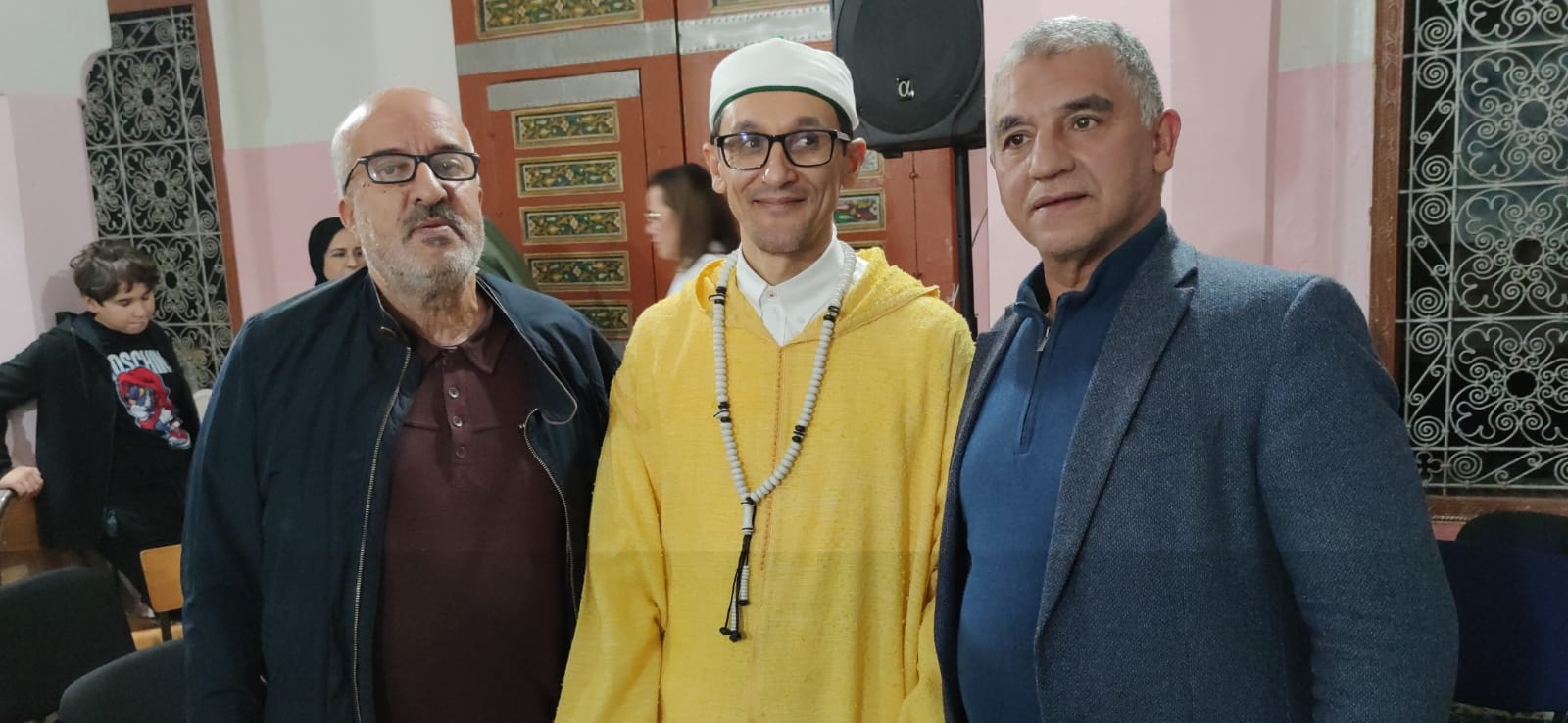 جمعية روح التراث للمديح والسماع بمكناس تنظم الدورة الخامسة **5**. دورة الأستاذ : مخلص عسلون . جمعية روح التراث للمديح والسماع بمكناس تنظم الدورة الخامسة **5**. دورة الأستاذ : مخلص عسلون .