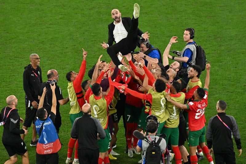 الشعب خرج إلى الشارع العام يريد الفرح الجماعي...