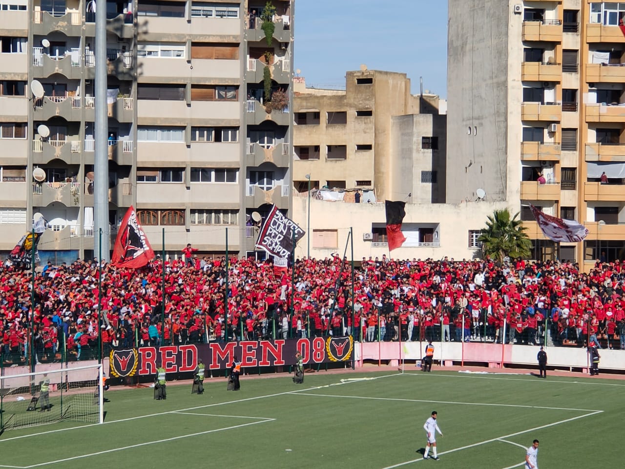 تعادل بصيغة الإخفاق غير المنتظر للنادي المكناسي أمام أولمبيك اليوسفية. تعادل بصيغة الإخفاق غير المنتظر للنادي المكناسي أمام أولمبيك اليوسفية.