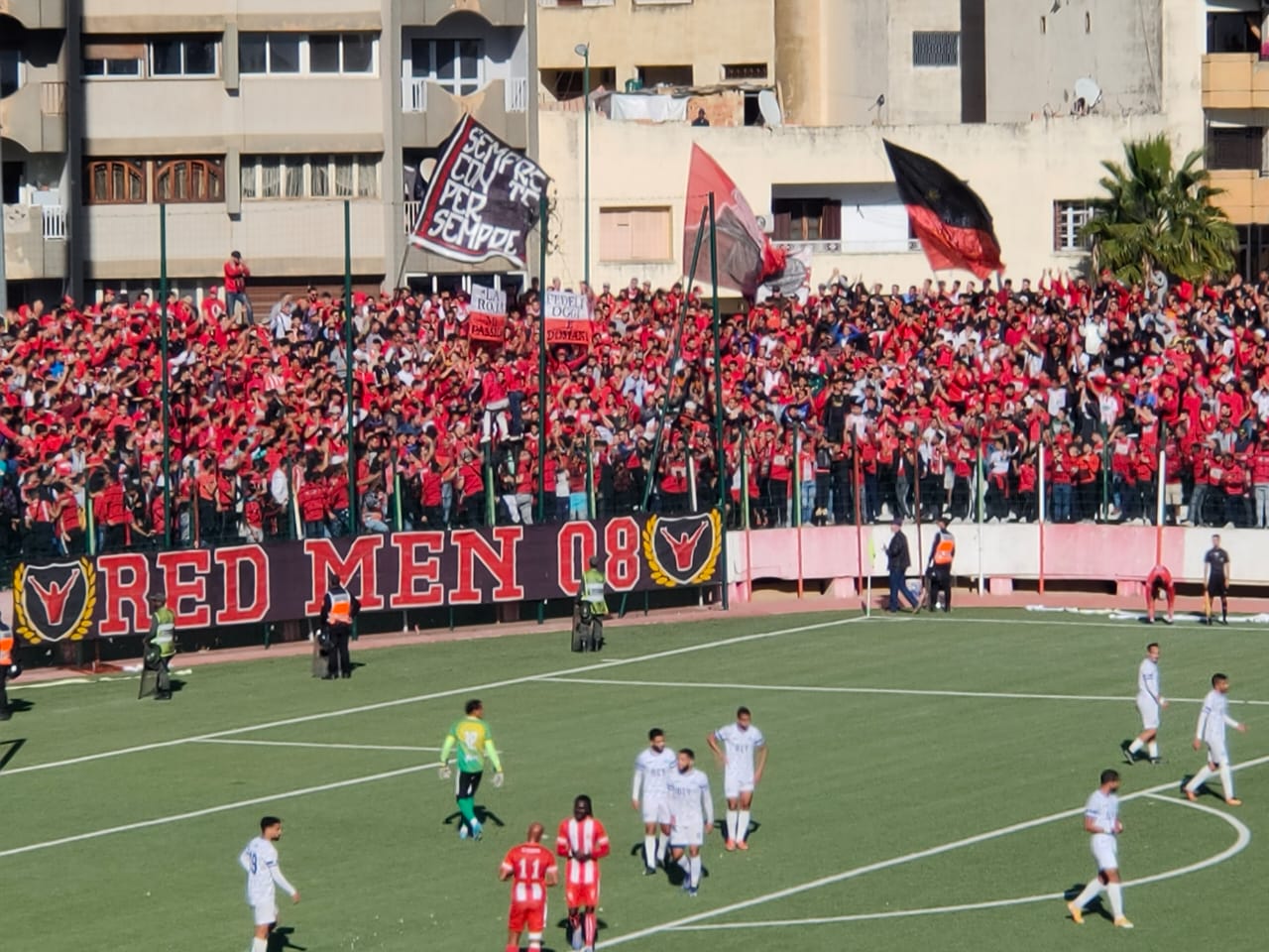 تعادل بصيغة الإخفاق غير المنتظر للنادي المكناسي أمام أولمبيك اليوسفية. تعادل بصيغة الإخفاق غير المنتظر للنادي المكناسي أمام أولمبيك اليوسفية.