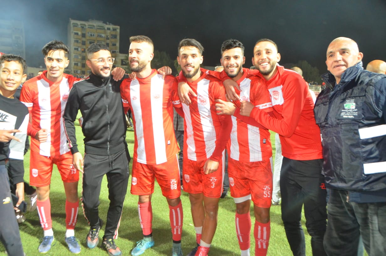 مكناس تنتصر على الكوكب المراكشي، وتعيش ليلة عرس كروي. مكناس تنتصر على الكوكب المراكشي، وتعيش ليلة عرس كروي.